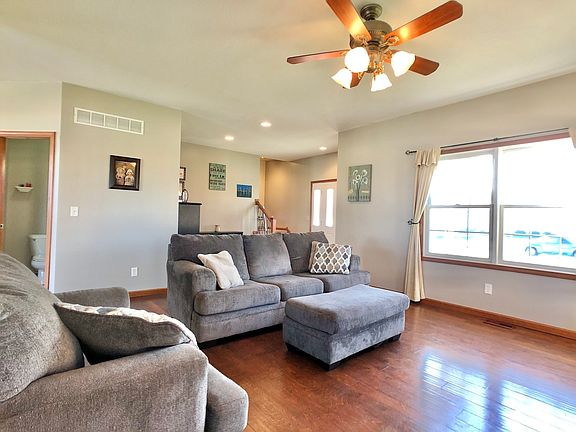 2nd image of 403 Highpoint Cir N