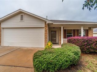 217 Tolcarne Dr, Hutto, TX 78634