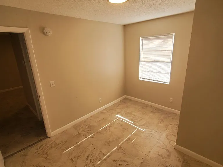 3805 N Whittier St — Photo 14
