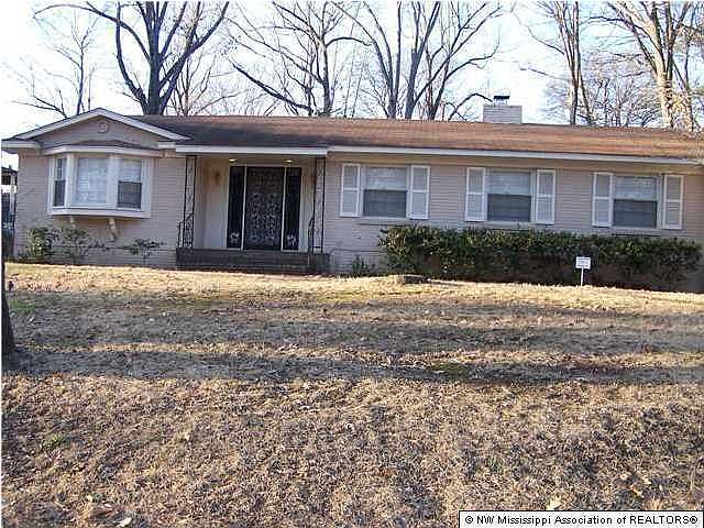 1st image of 3655 Acacia Dr