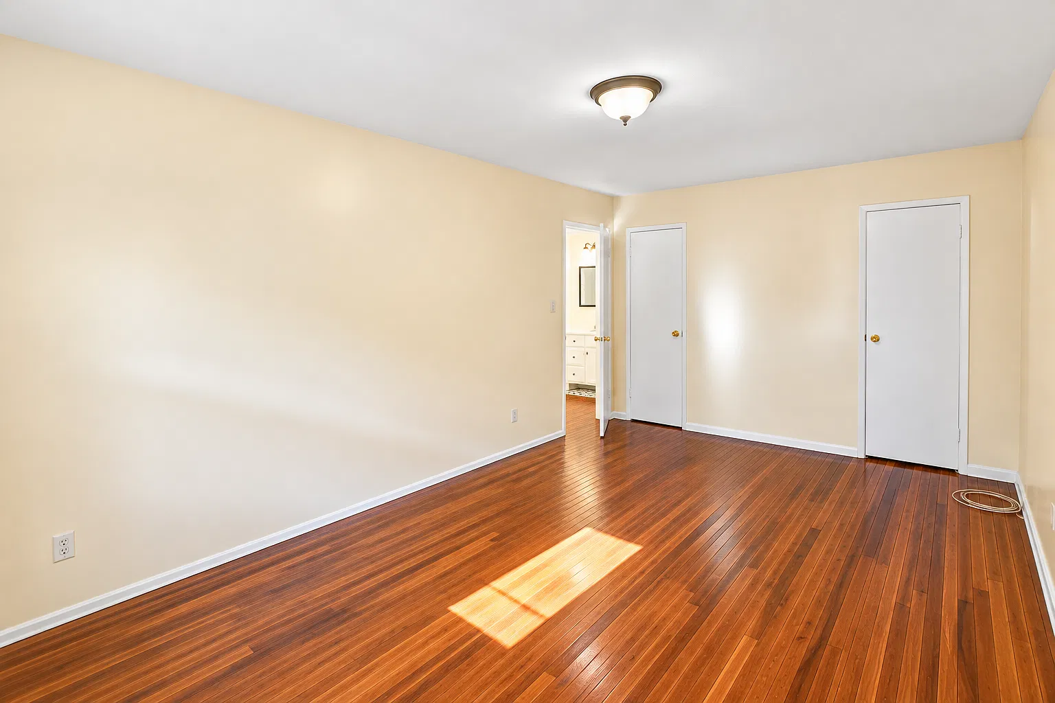 2064 East 57th Street — Photo 4