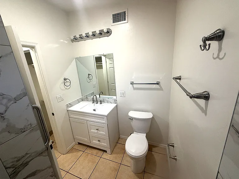 4344 N Iroquois Ave — Photo 17
