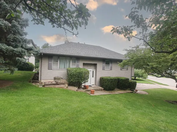 1970 Monday Dr, Elgin, IL 60123