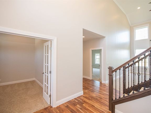 5th image of 3216 W Pilgrims Way