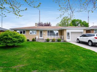 51 Lutsch Ave, Leamington, ON N8H 2N5