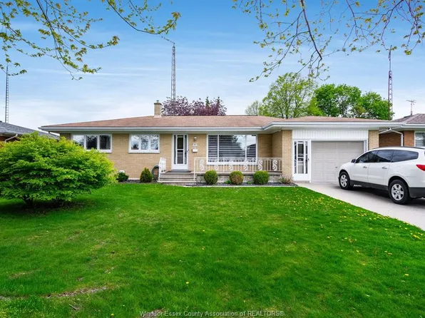 51 Lutsch Ave, Leamington, ON N8H 2N5