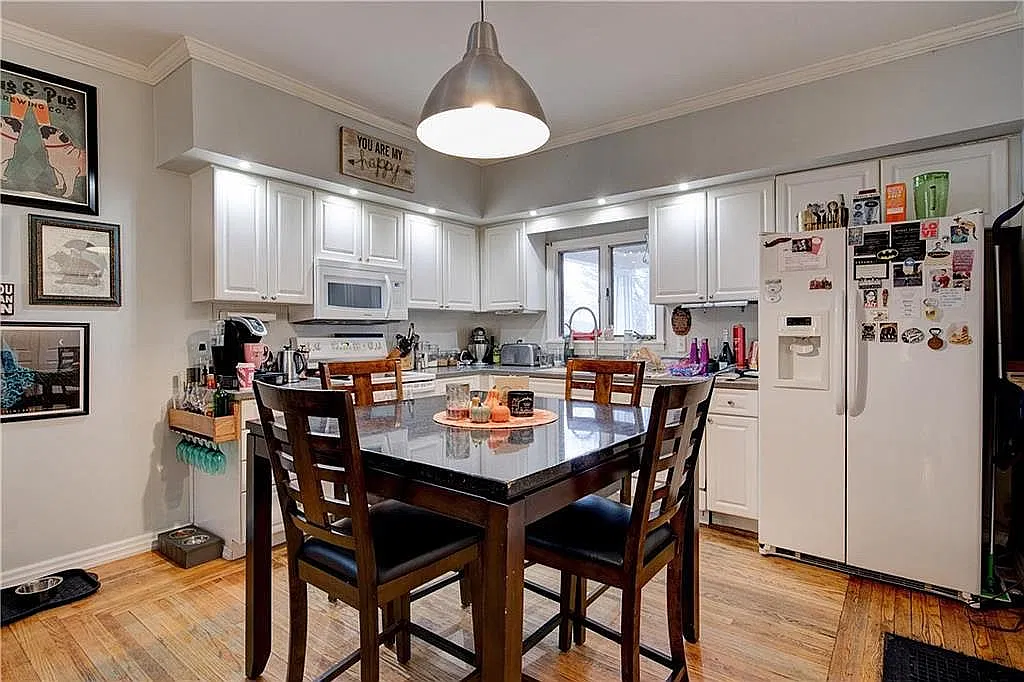 2 bed, 1.5 bath, 1200 sqft, $1,525 — Photo 2