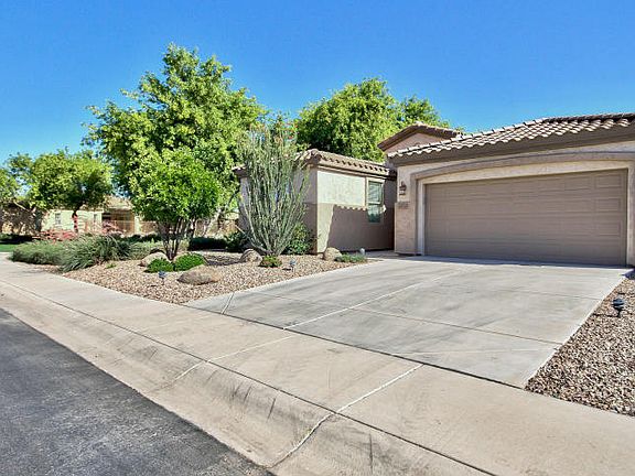 3rd image of 4114 E Carob Dr