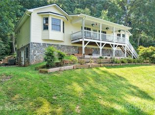 760 Redfield Dr, Clyde, NC 28721