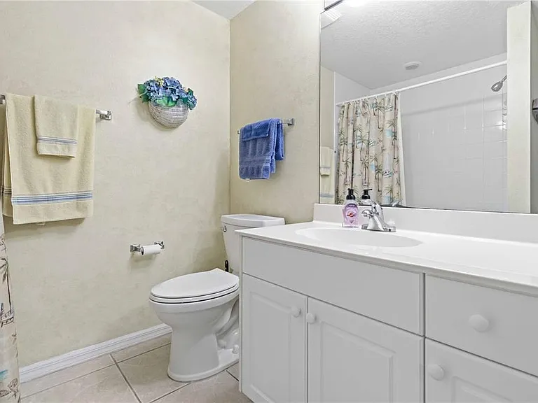8921 Lake Dr #504 — Photo 15