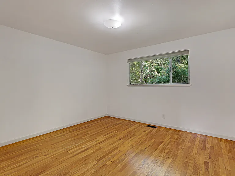 8700 25th Ave NE — Photo 16