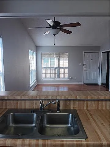 2912 Manhattan Blvd #132 — Photo 4