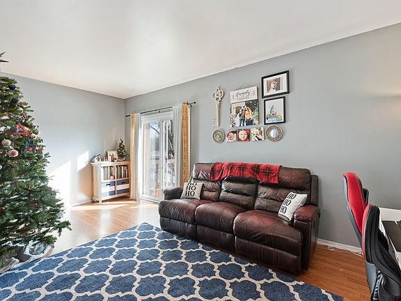 3rd image of W163N11462 Windsor Ct