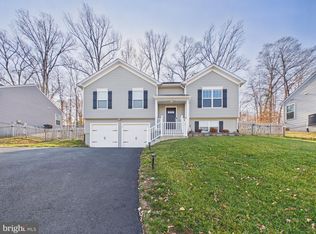 8 Howard Cir, Fredericksburg, VA 22405