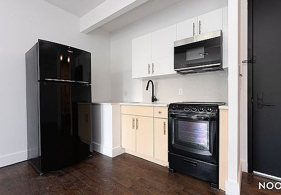 3rd image of 794 Rogers Ave #2L
