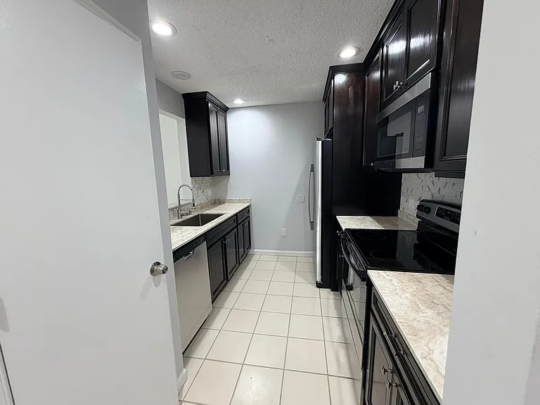 182 Sparrow Dr — Photo 34
