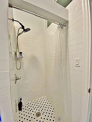 5th image of 322 E 11th St #2TWO