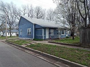 1112 Davis St, Winfield, KS 67156
