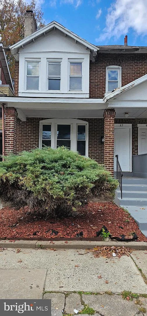 43 Laurel Ave photo 1