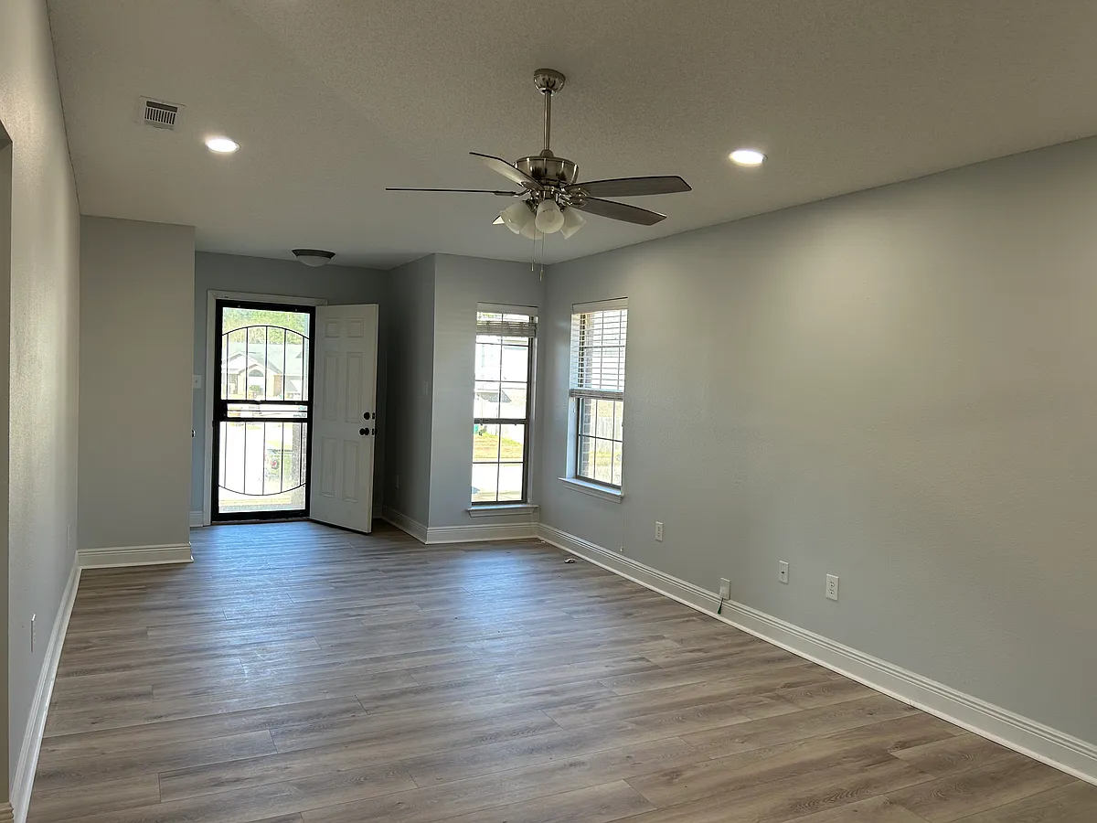 Building Photo - 17014 Palm Ridge Dr