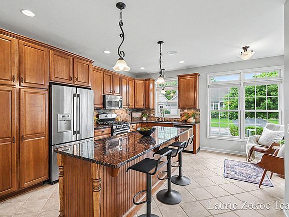 4th image of 1062 Kensington St NW