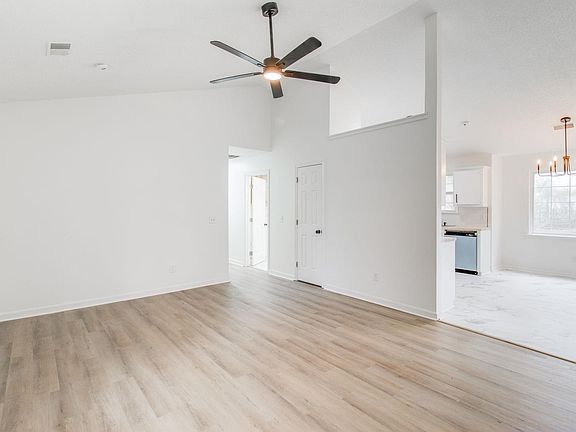 4th image of 424 Rockhaven Dr