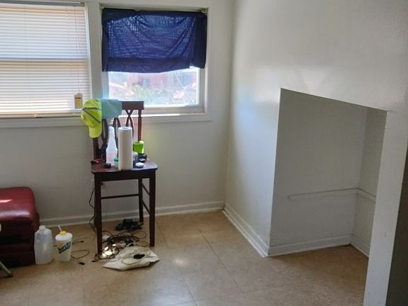 3rd image of 1343 N Menard Ave