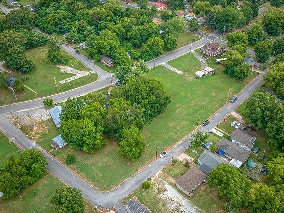 3rd image of LOT 17 W Tennessee St
