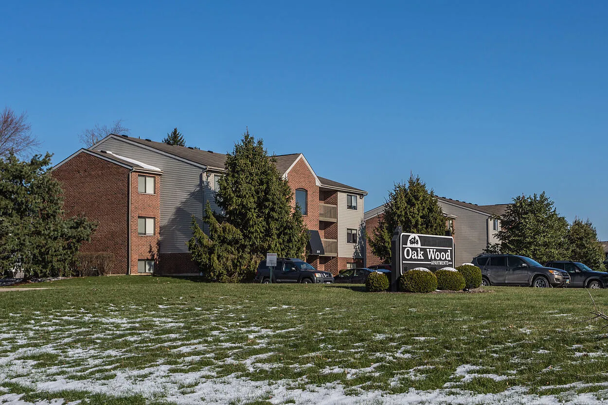 Oak Wood Apartments — Photo 1