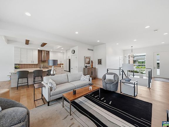 4th image of 8556 Birkett Dr