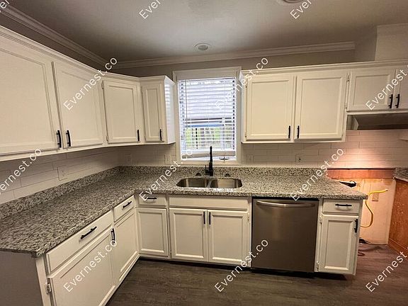 3rd image of 3907 Marlendo Dr