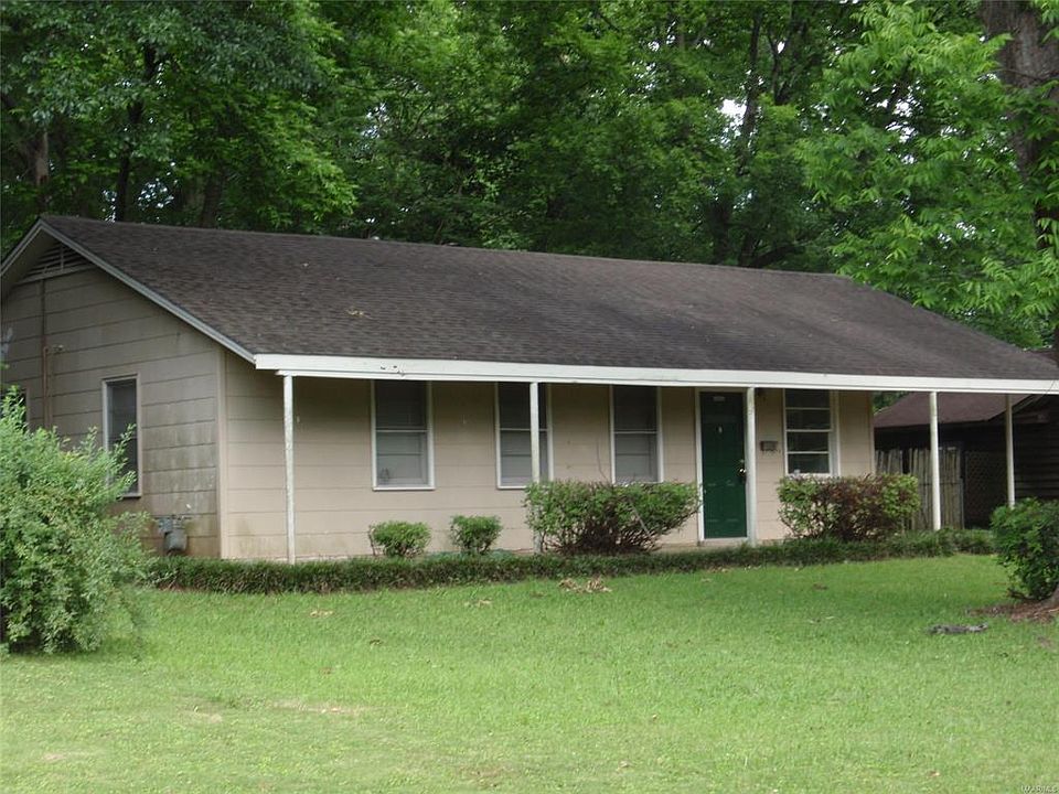 2nd image of 3879 Sherwood Dr