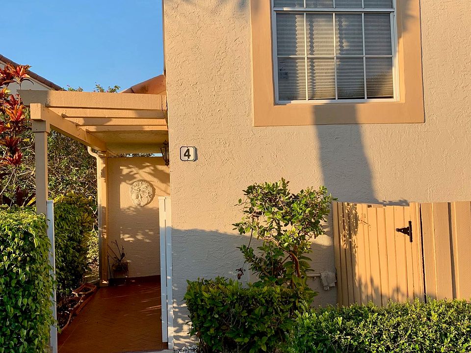 1st image of 14431 Via Royale APT 4