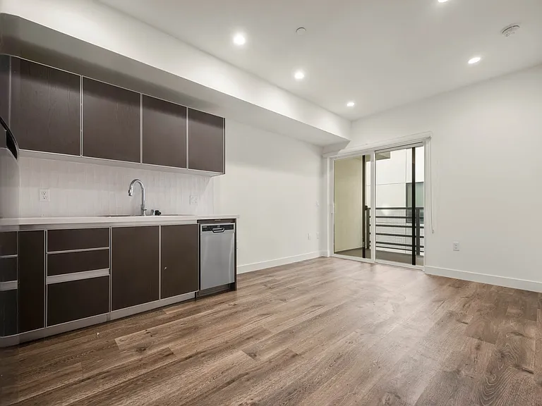 The Fairfax Flats — Photo 34