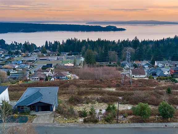 3rd image of 439 Thetis Dr
