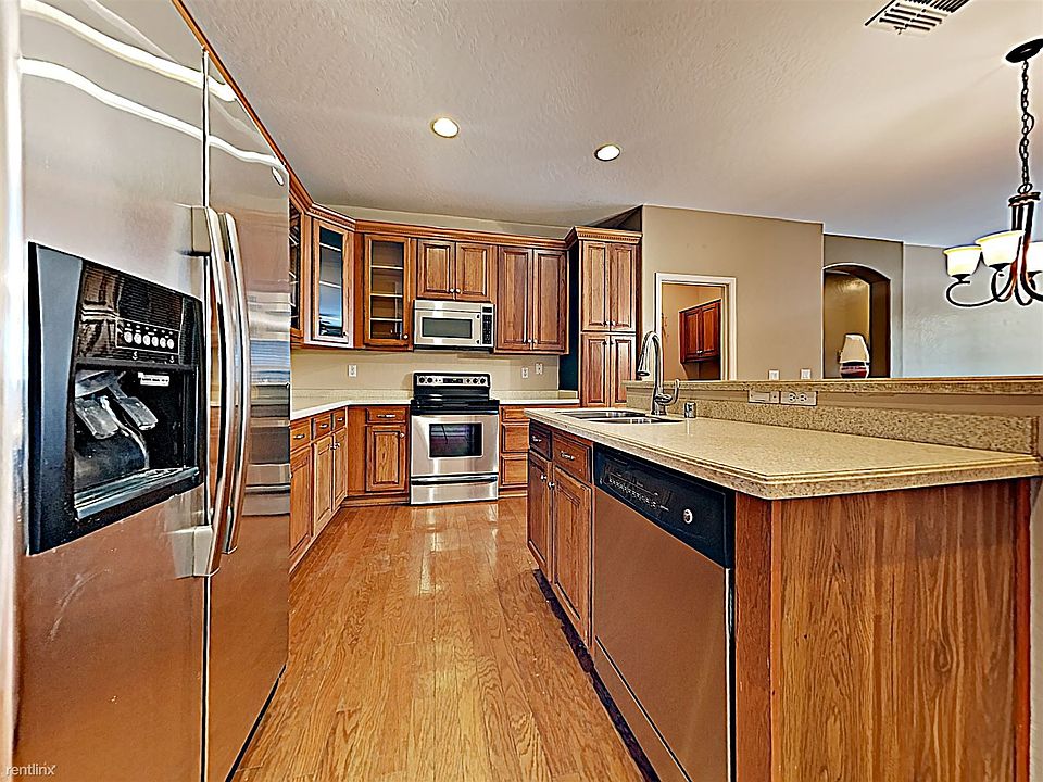 1st image of 1525 E Aloe Pl