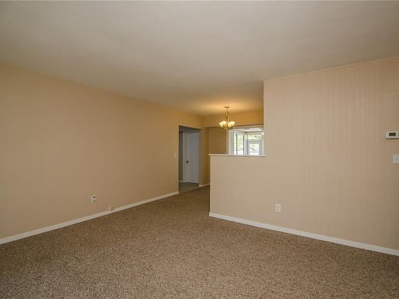 3rd image of 1956 Pinehurst Dr
