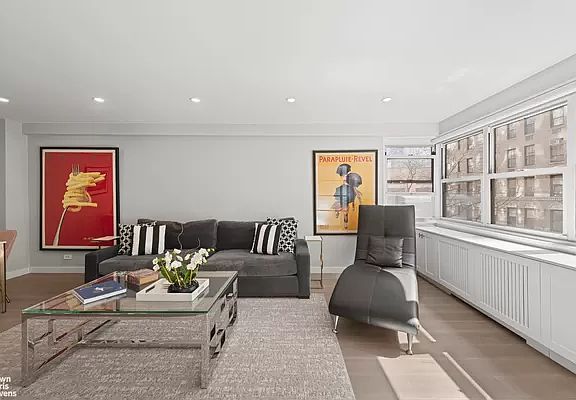 3rd image of 11 E 87th St APT 4D