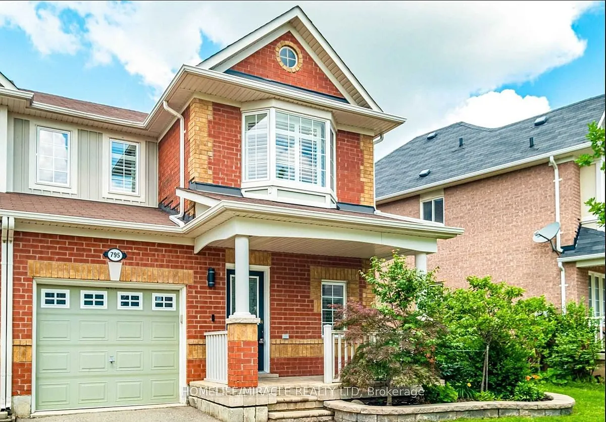 Building Photo - 795 Howden Cres