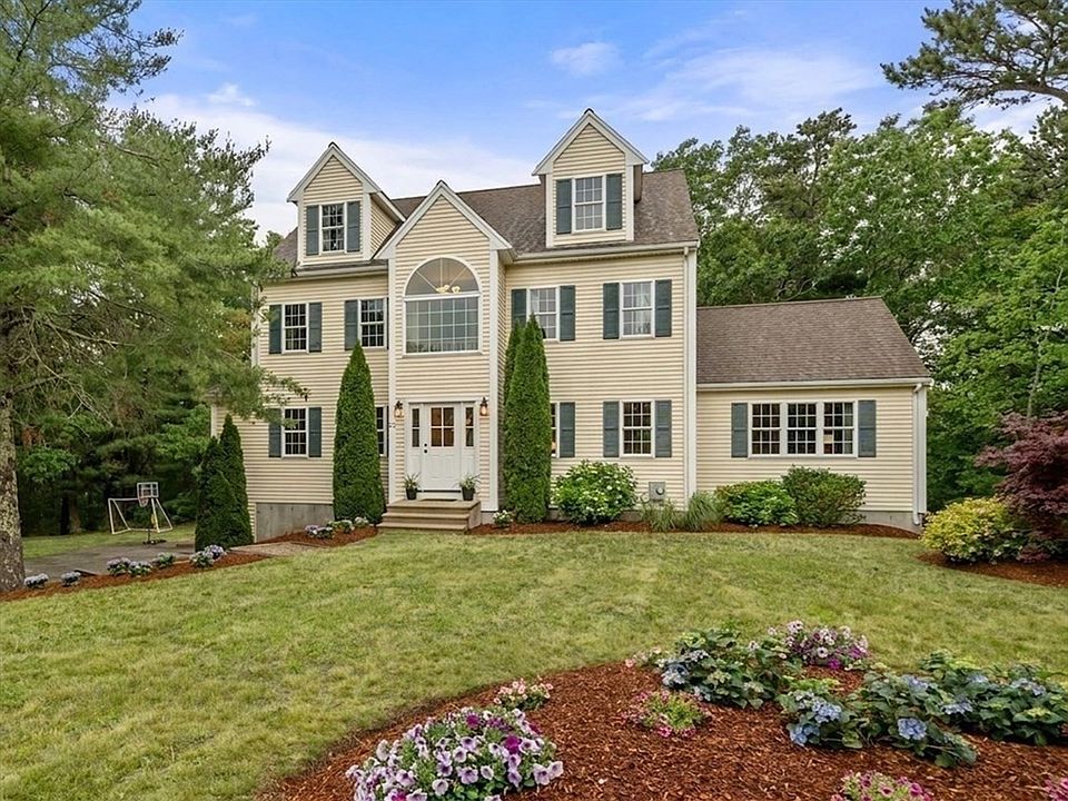 1st image of 22 Edgewater Dr