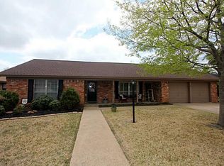 329 Circleview Dr S, Hurst, TX 76054