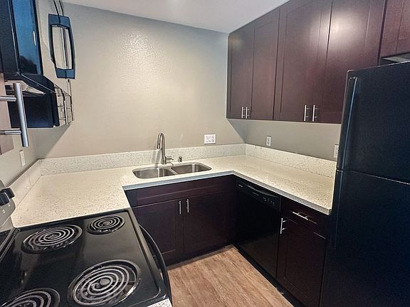 4th image of 4272 46th St APT 6