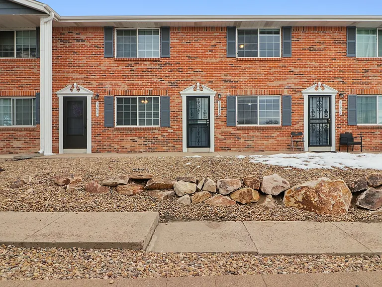 13939 E Bails Pl — Photo 2