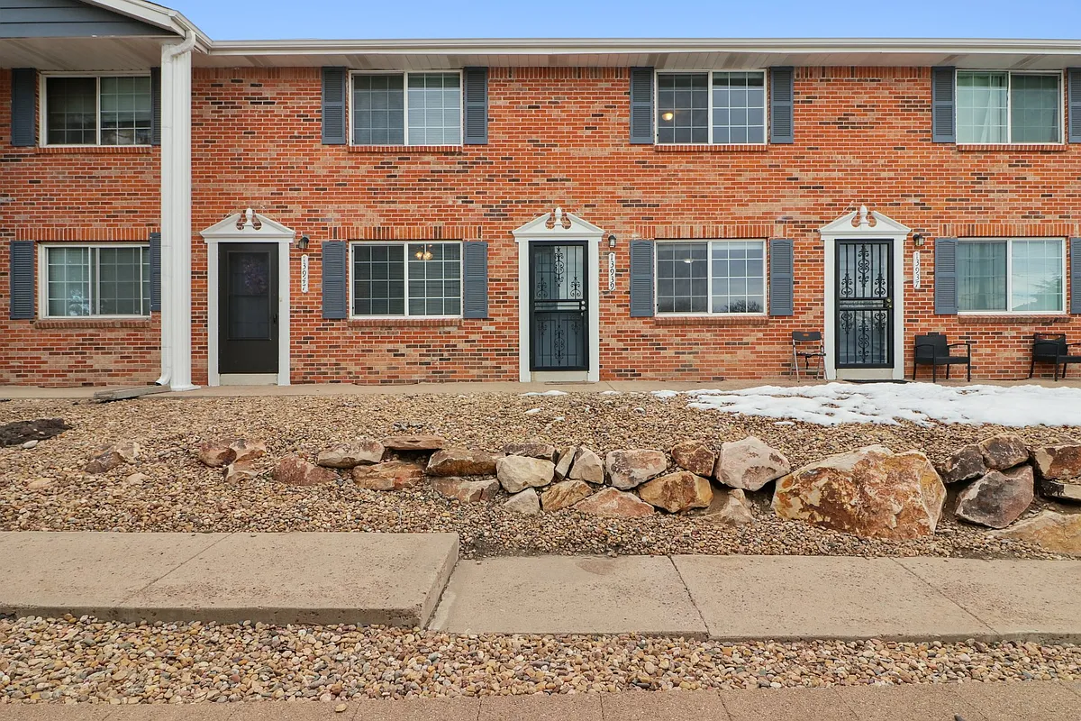 Building Photo - 13939 E Bails Pl