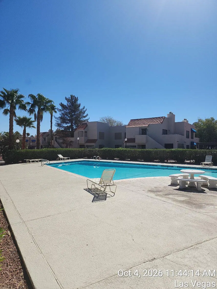 4370 Sanderling Cir — Photo 1