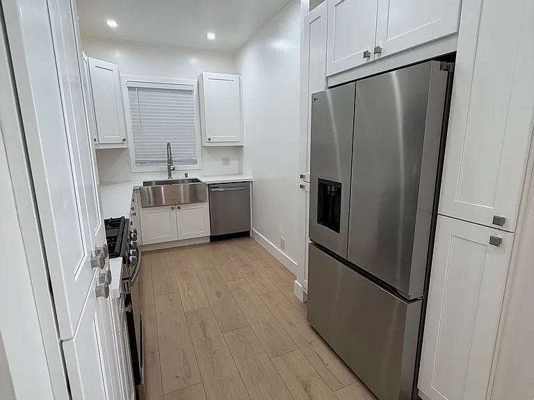 1250 Capitol Ave #1 — Photo 8