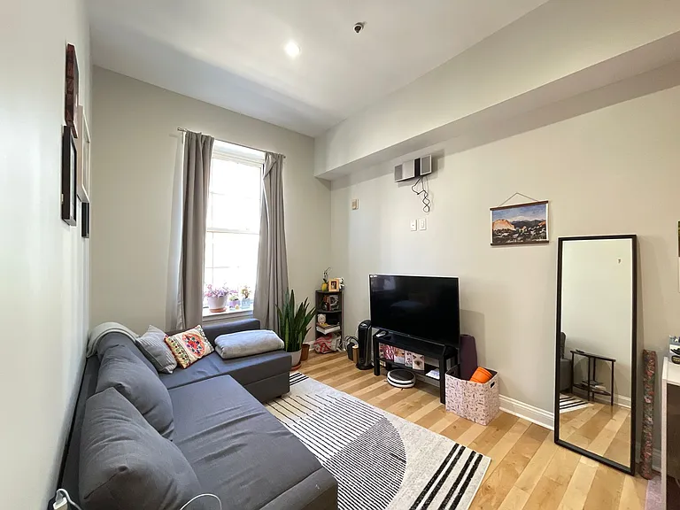 248 Market - Residential — Photo 8