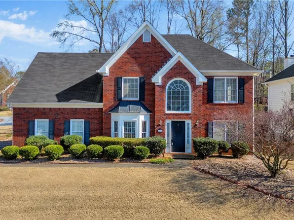 790 River Overlook Dr, Lawrenceville, GA 30043