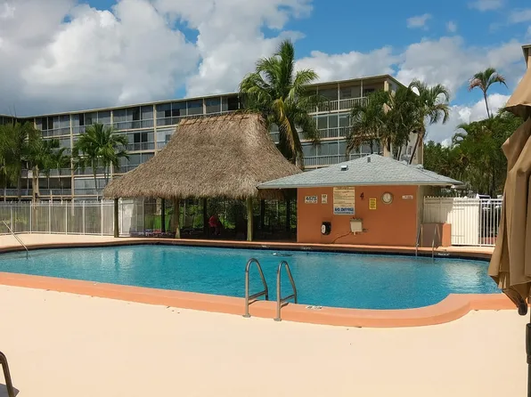 4650 Washington Street #207, Hollywood, FL 33021