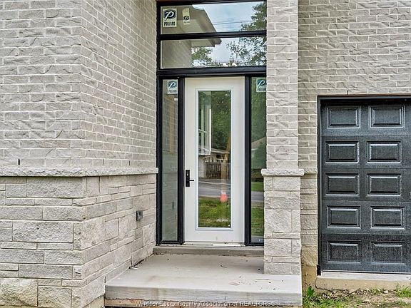 3rd image of 1505 Michigan Ave